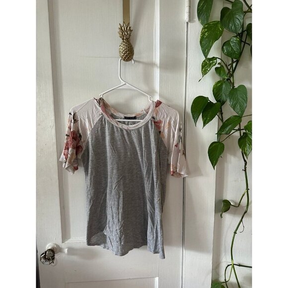 Sweet Claire women’s size medium floral top - Picture 1 of 9